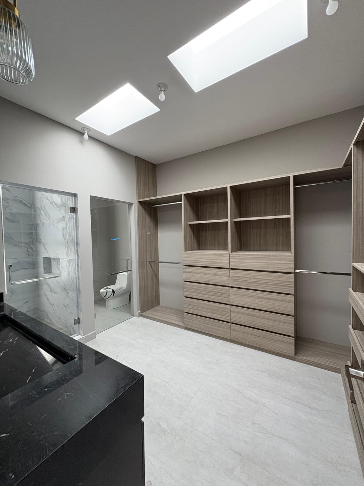 Vestidor y baño principal