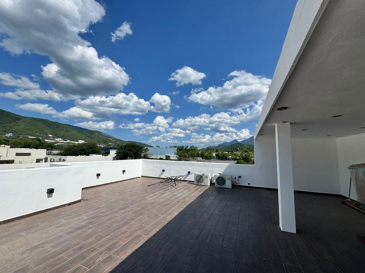 Roof garden con vista a la sierra