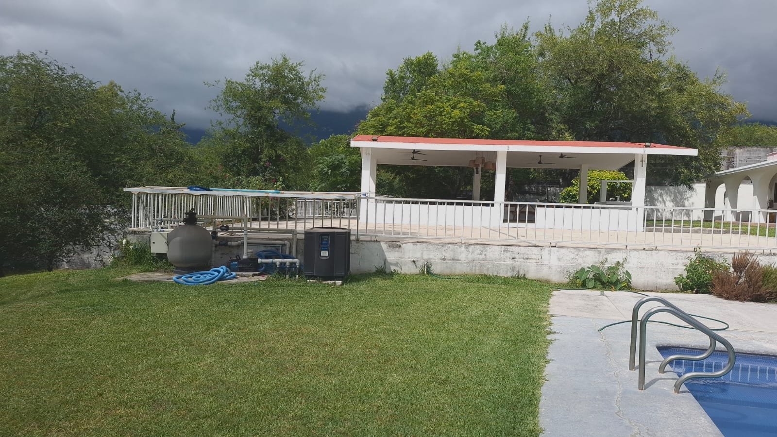 Palapa y área de alberca