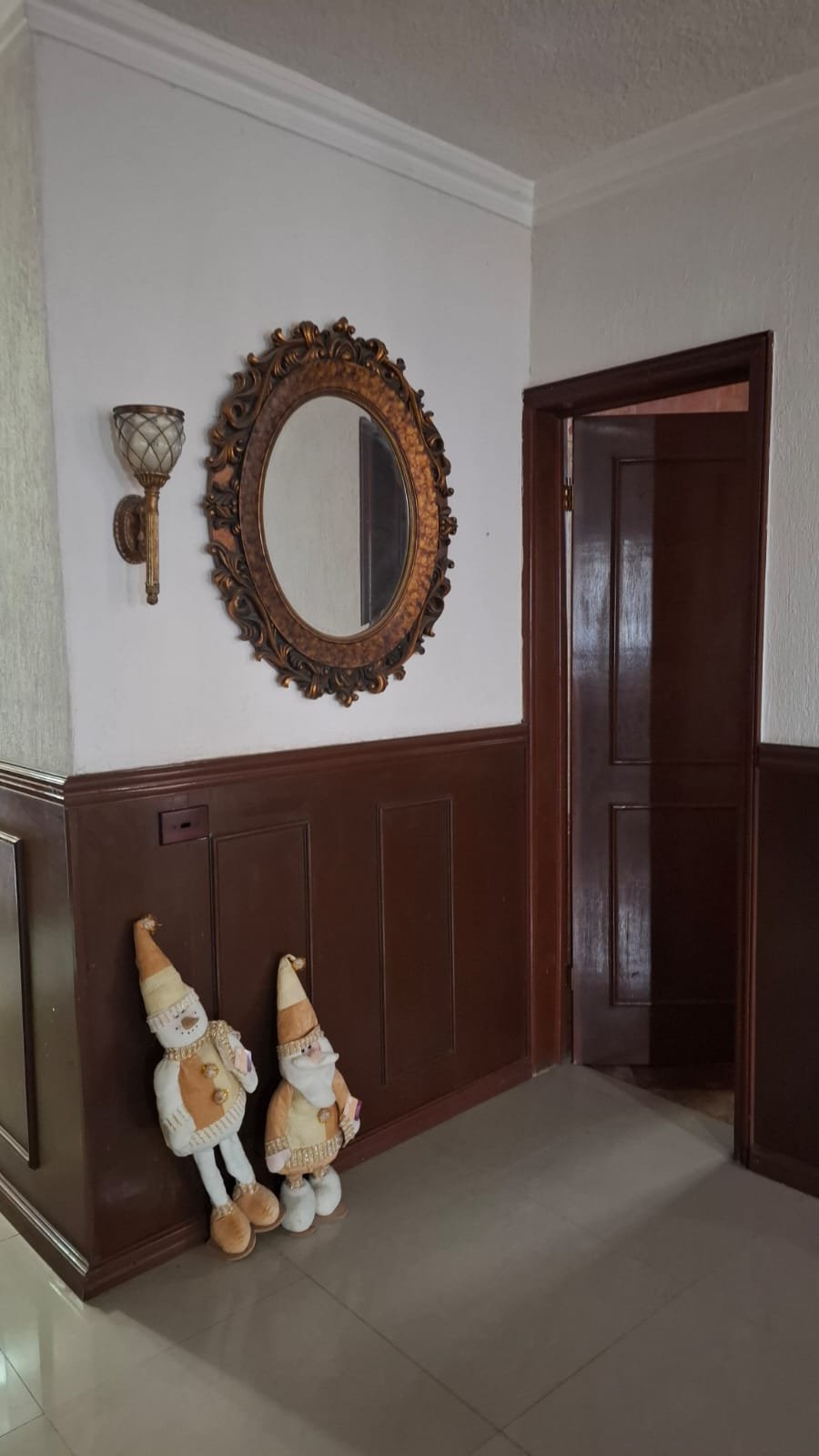 Sala con detalles de madera